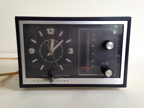 clock radio: 322/365